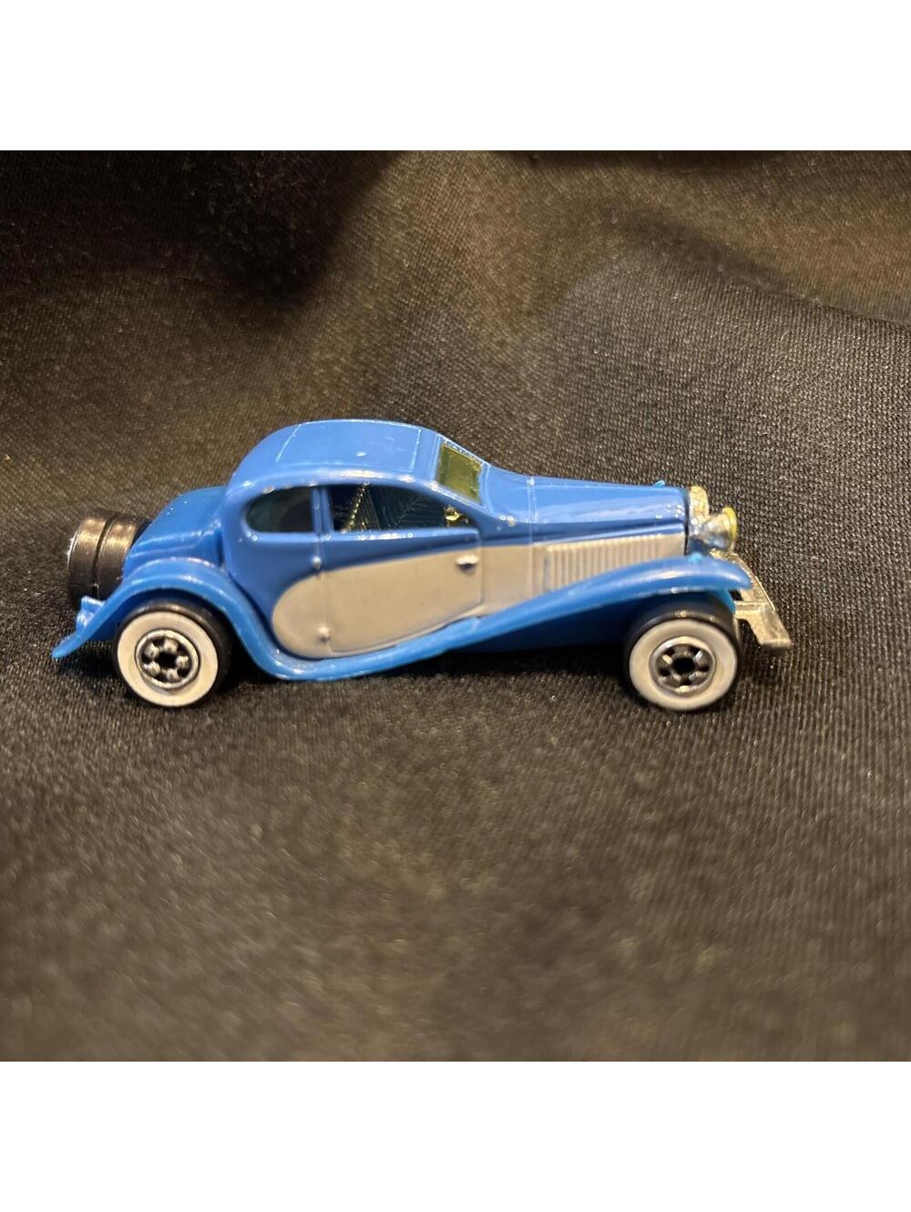 1930’S Bugatti Coupe DeVille Blue & Gray Hot Wheels 1980 Die-cast Car